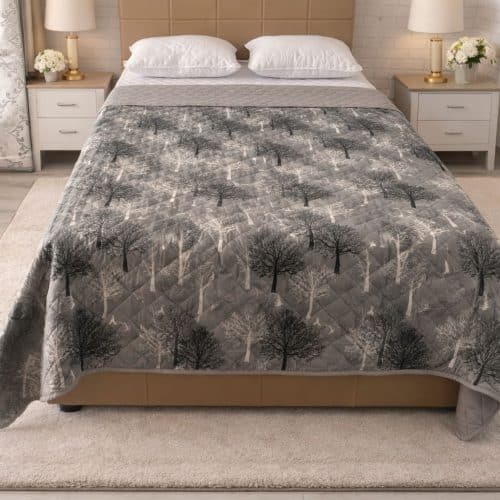 cuvertura de pat gri cu pomi