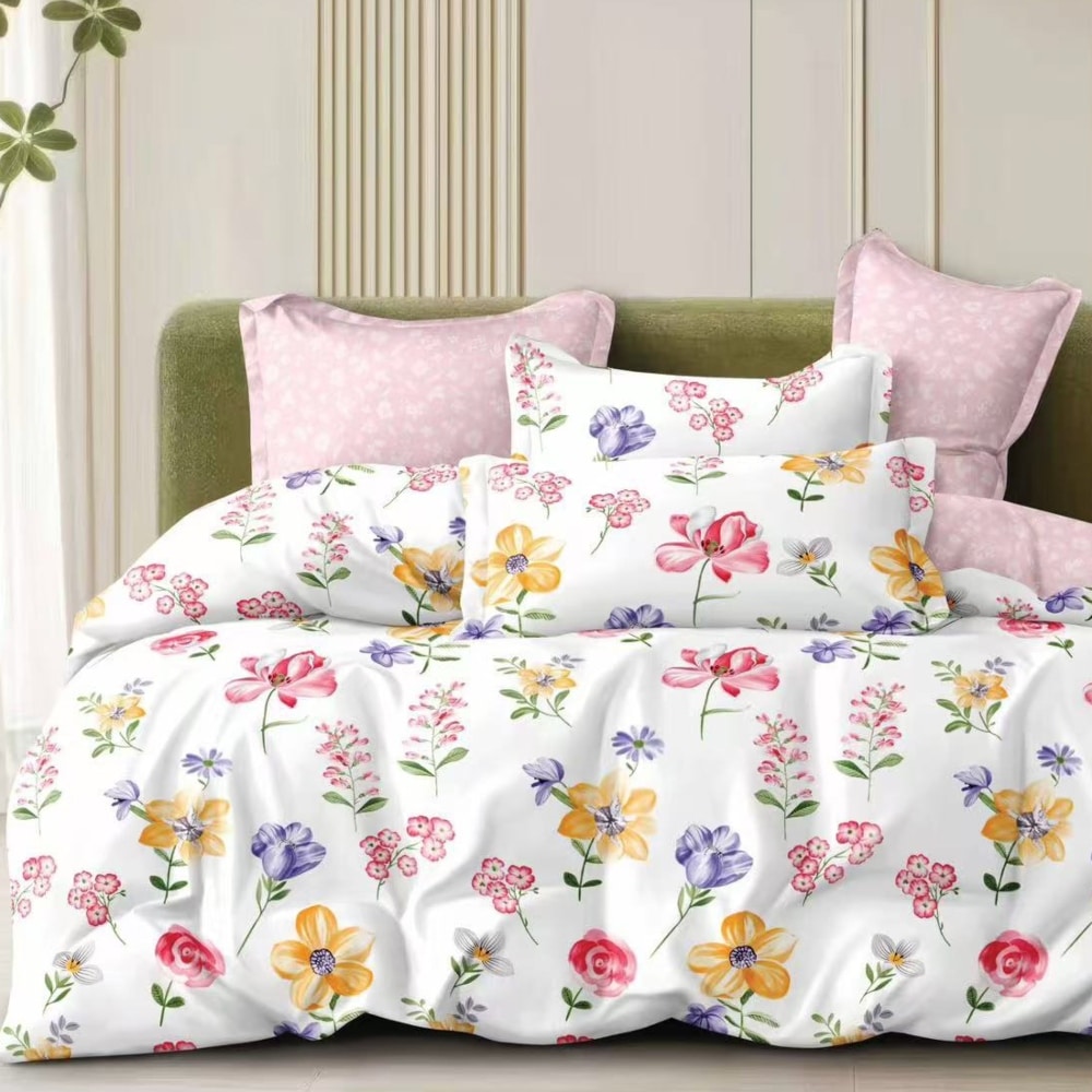 lenjerie de pat material satinat alba cu flori multicolore lenjerie de pat material satinat alba cu flori multicolore