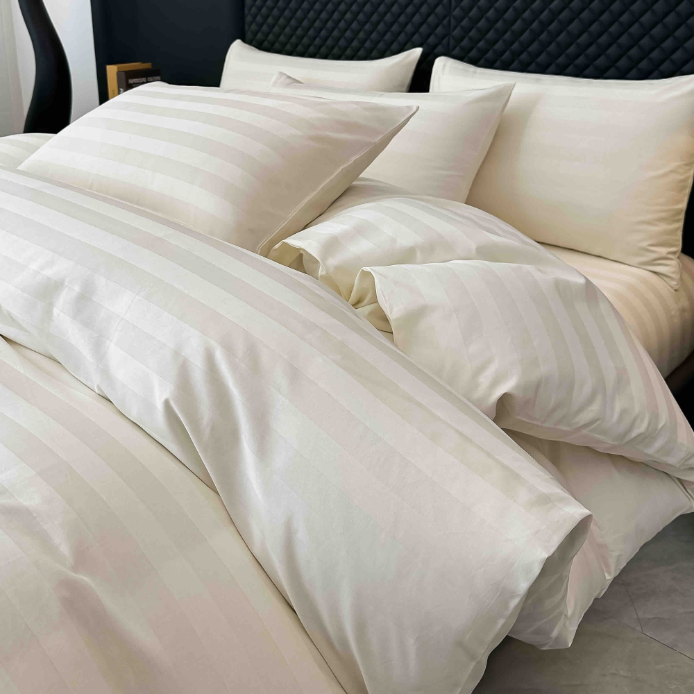 Lenjerie bumbac 100 organic 6 piese crem material Lenjerie Damasc Premium din Bumbac 100%, Pat 2 Persoane - Jojo Home - Crem - PUF243833 - imagine 4