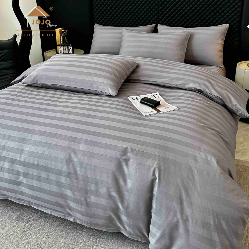 Lenjerie bumbac 100 organic 6 piese gri inchis profil Lenjerie Damasc Premium din Bumbac 100%, Pat 2 Persoane - Jojo Home - Gri Inchis - PUF243823 - imagine 2