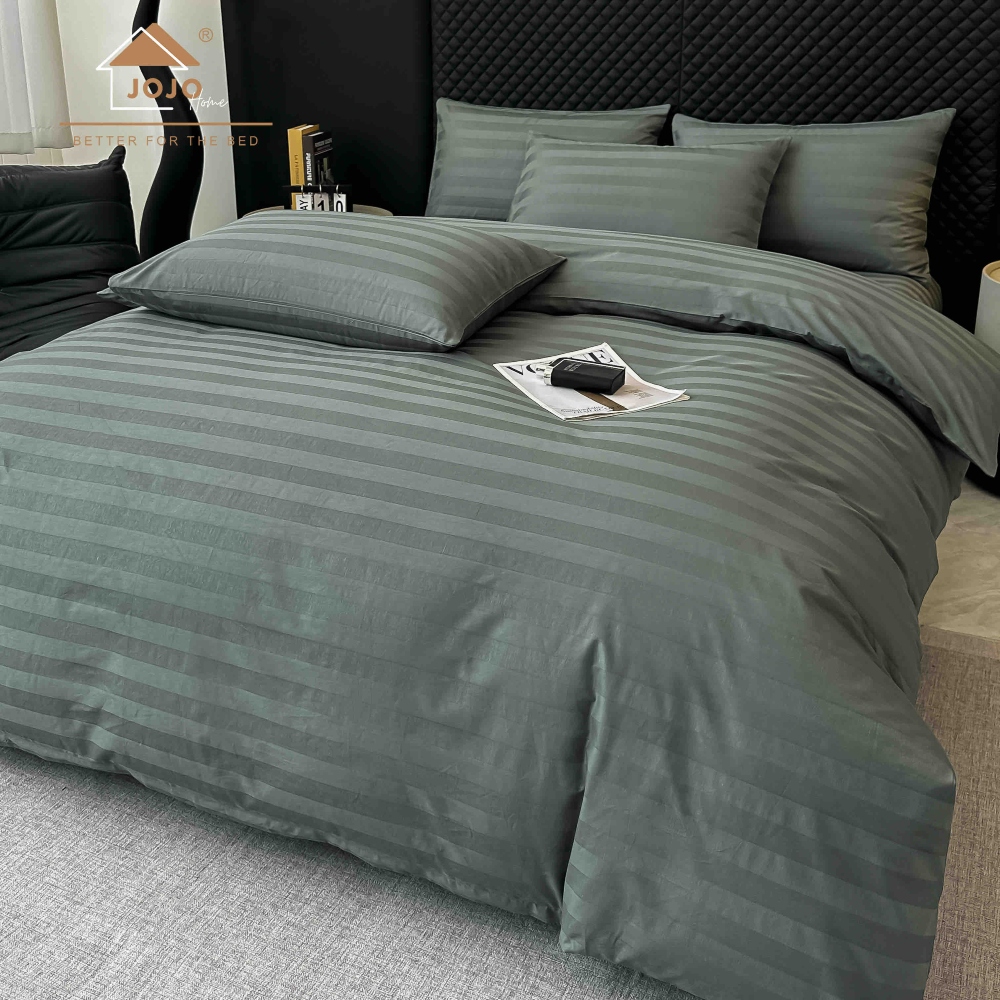 Lenjerie bumbac 100 organic 6 piese verde inchis profil Lenjerie Damasc Premium din Bumbac 100%, Pat 2 Persoane - Jojo Home - Verde Inchis - PUF243860 - imagine 2