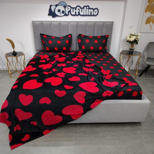 Pachet promotional husa cu buline si patura neagra cu inimioare