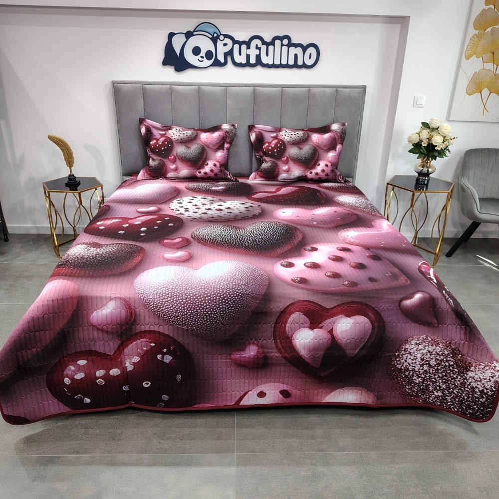 cuvertura de pat material finet cu imprimeu digital 5D mov cu inimioare cuvertura de pat material finet cu imprimeu digital 5D mov cu inimioare