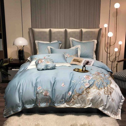 Lenjerie bumbac organic satin bleu cu alb si broderie florala