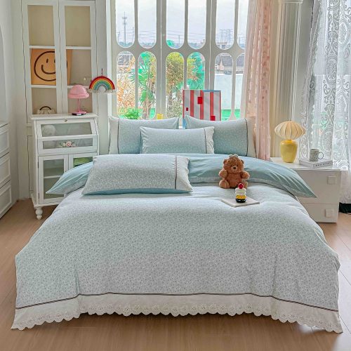 Lenjerie din bumbac cu broderie bleu cu flori