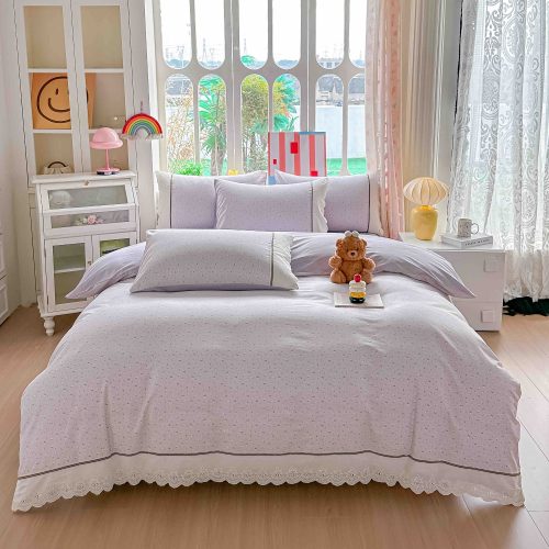 Lenjerie din bumbac cu broderie lila cu floricele