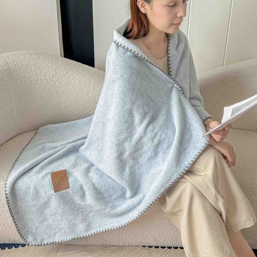 Patura Premium tip Casmir cu Bordura Festonata, Model cu Capse tip Sal Albastru Degrade