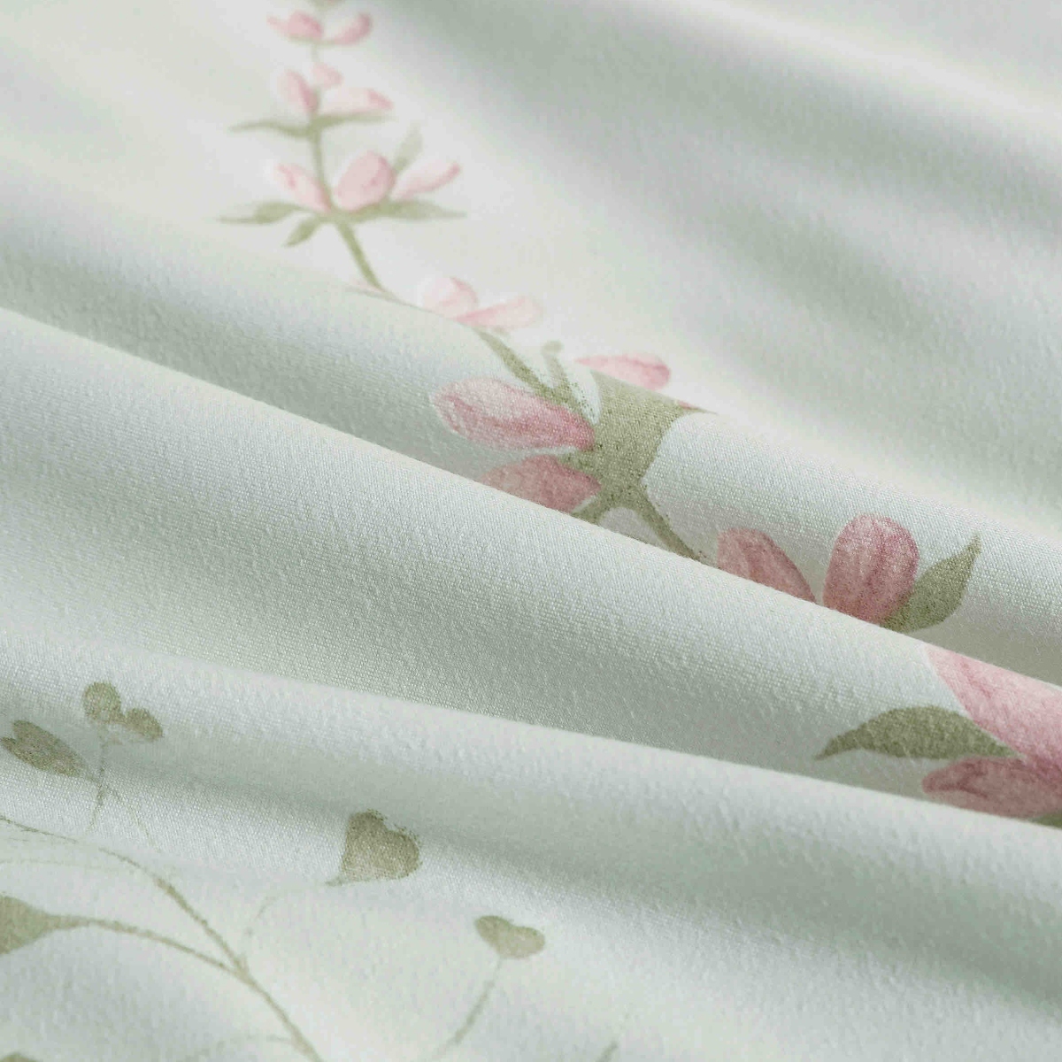 lenjerie la cutie verde cu flori material fin lenjerie la cutie verde cu flori material fin
